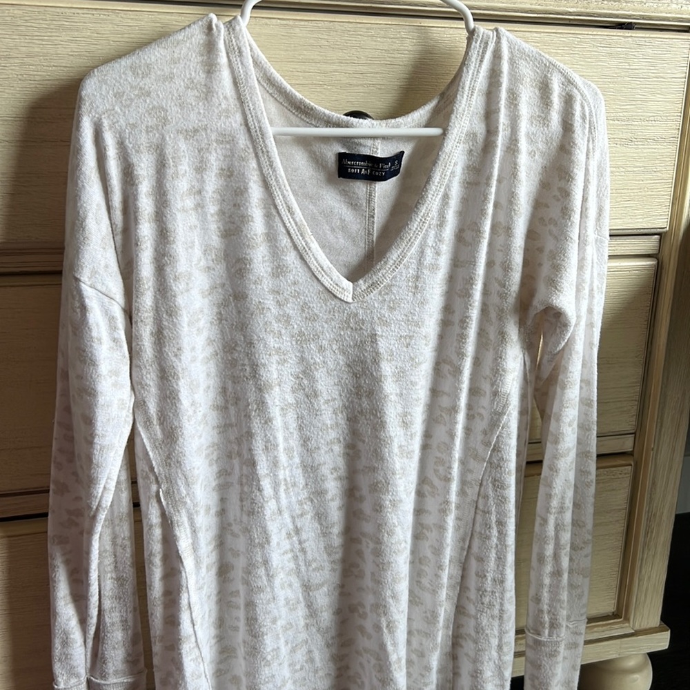 Abercrombie beige leopard long sleeve